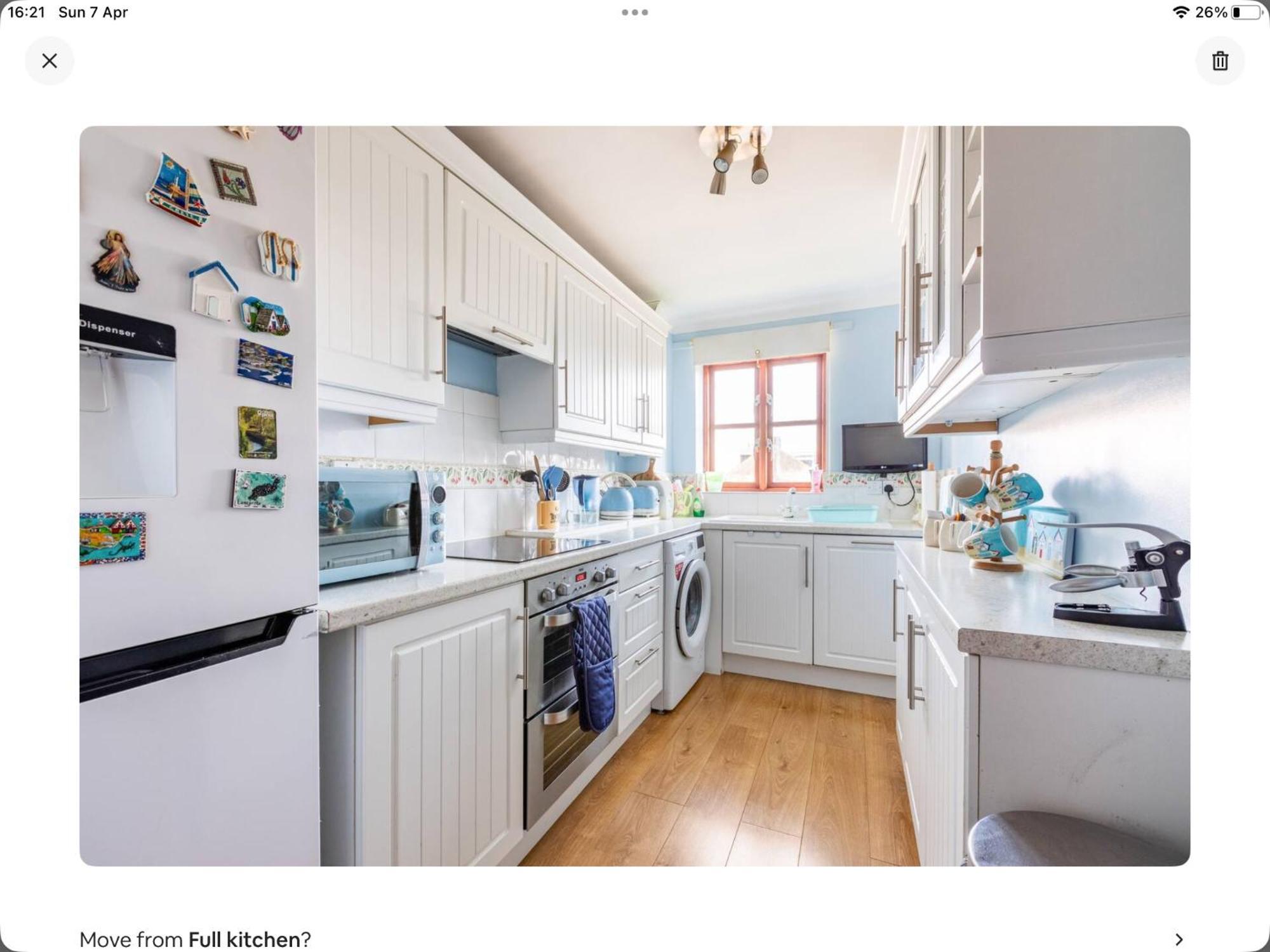 2 Bedrooms Apartment With Free Parking Lancing Bagian luar foto
